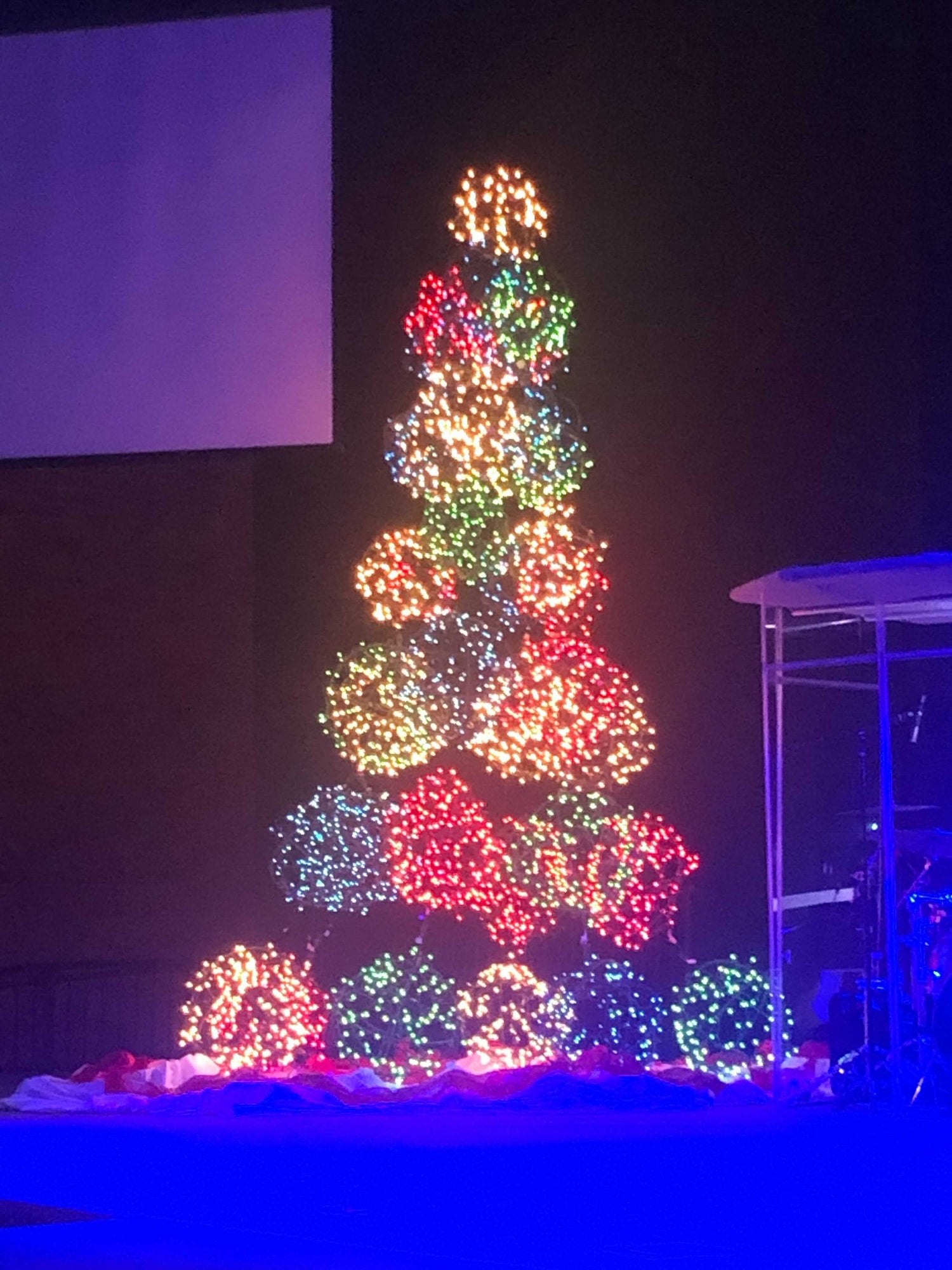 DecoShape Light Balls Ball Holiday Tree